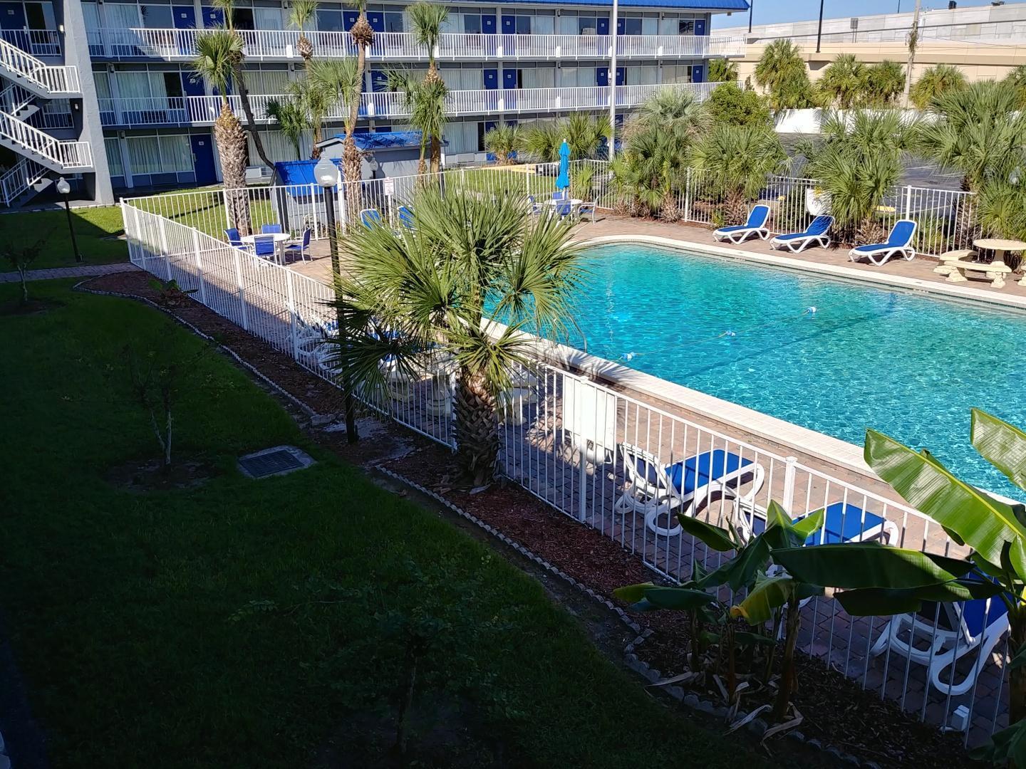 Days Inn By Wyndham Orlando Downtown Екстериор снимка