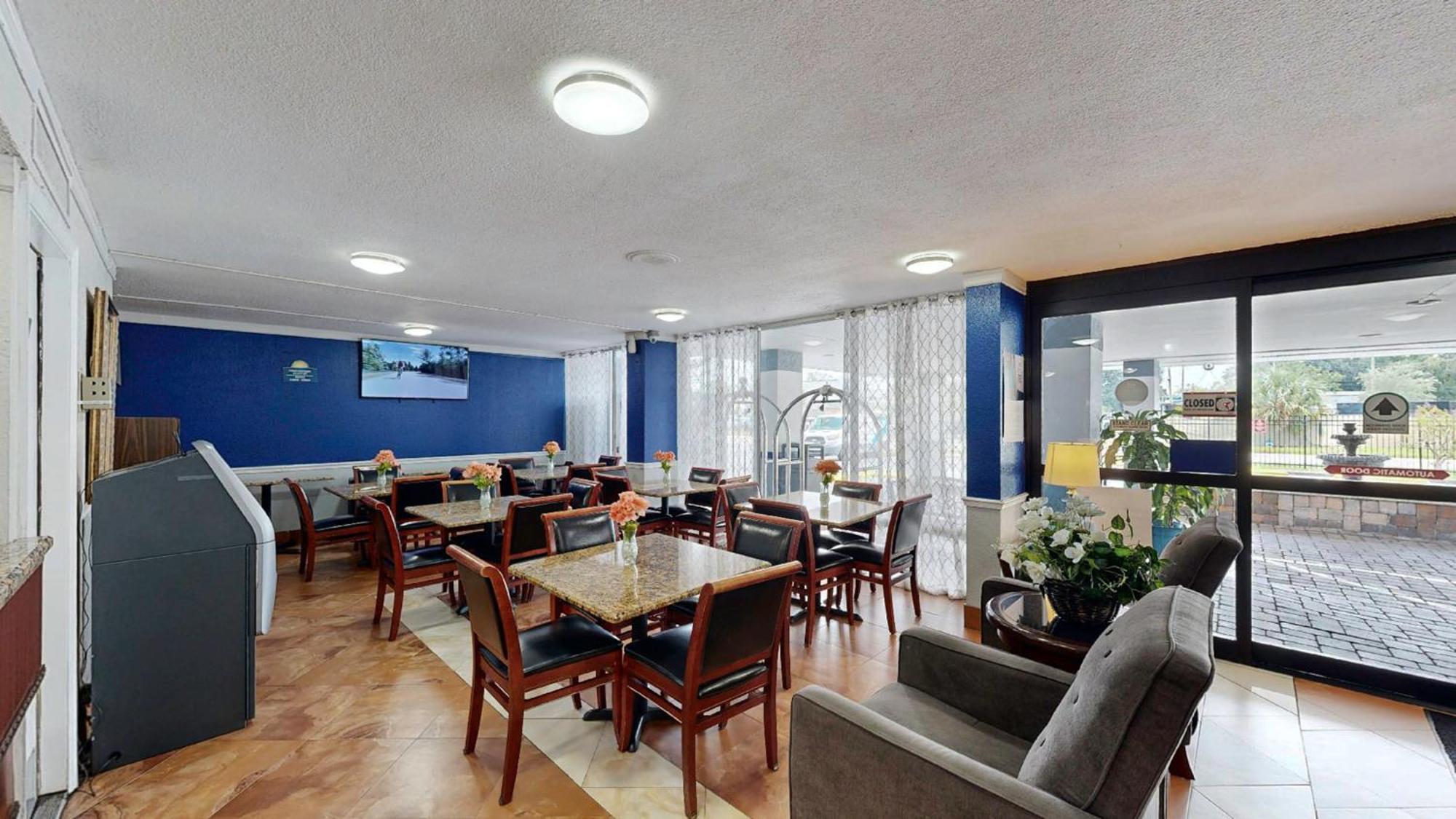 Days Inn By Wyndham Orlando Downtown Екстериор снимка
