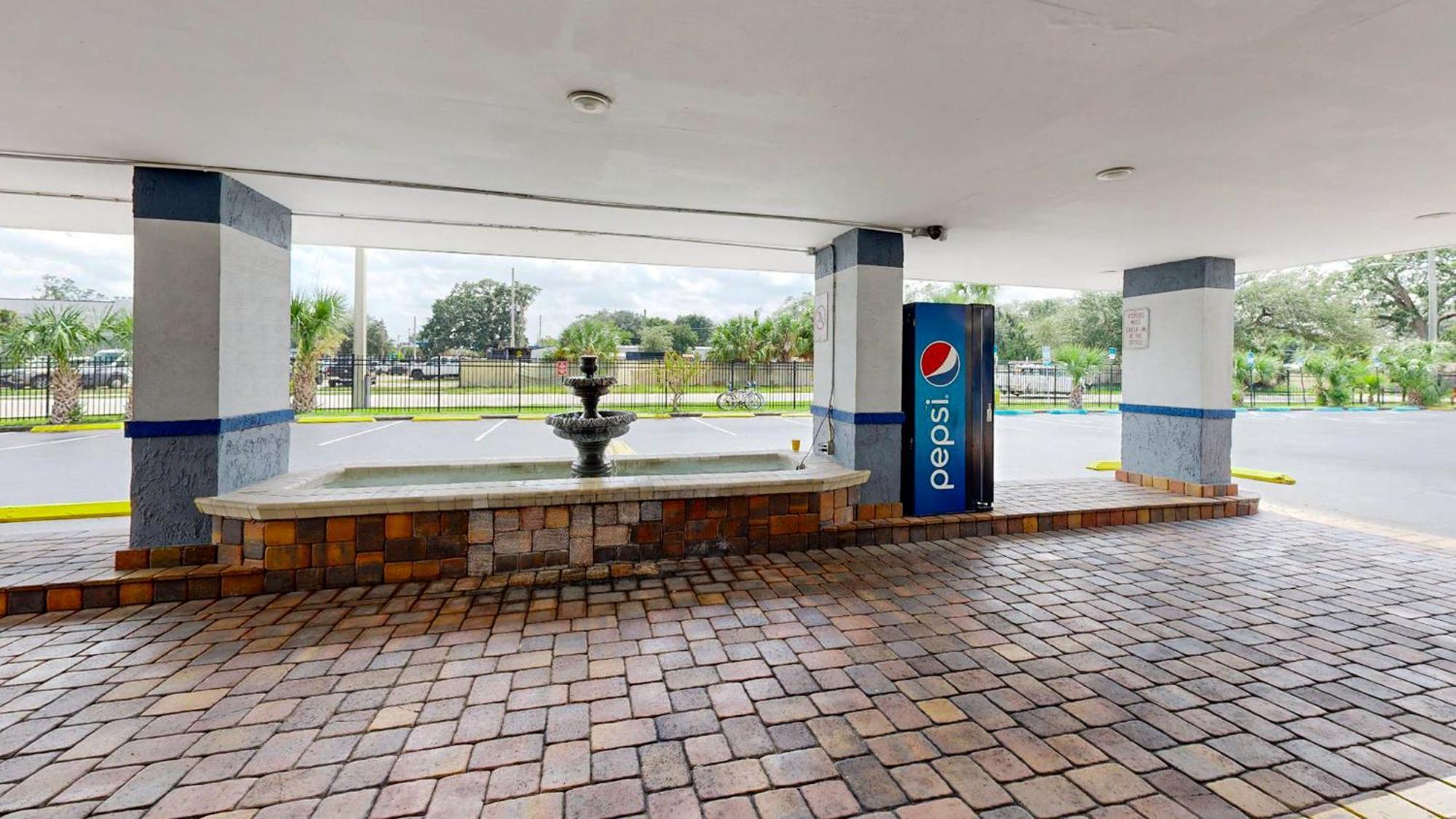 Days Inn By Wyndham Orlando Downtown Екстериор снимка