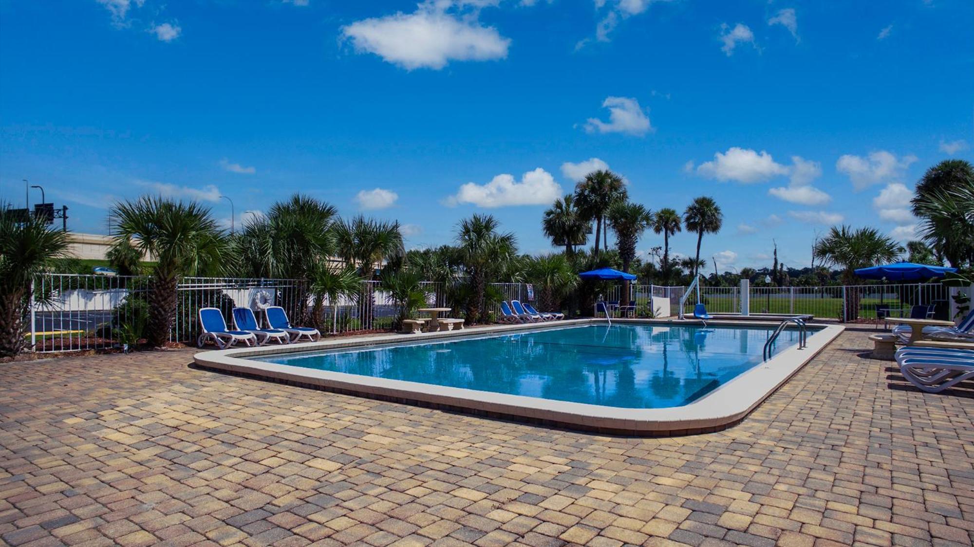 Days Inn By Wyndham Orlando Downtown Екстериор снимка
