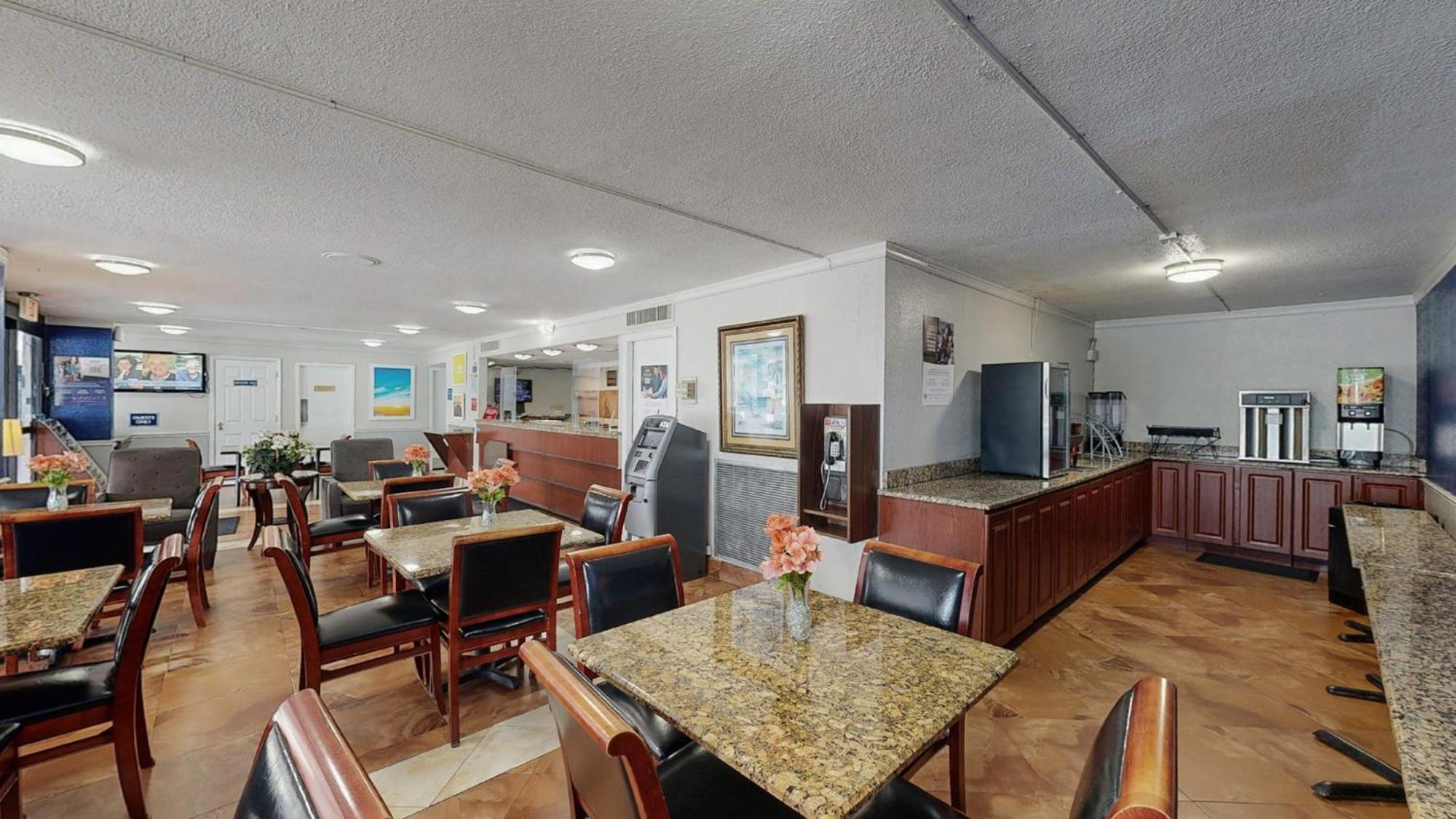 Days Inn By Wyndham Orlando Downtown Екстериор снимка