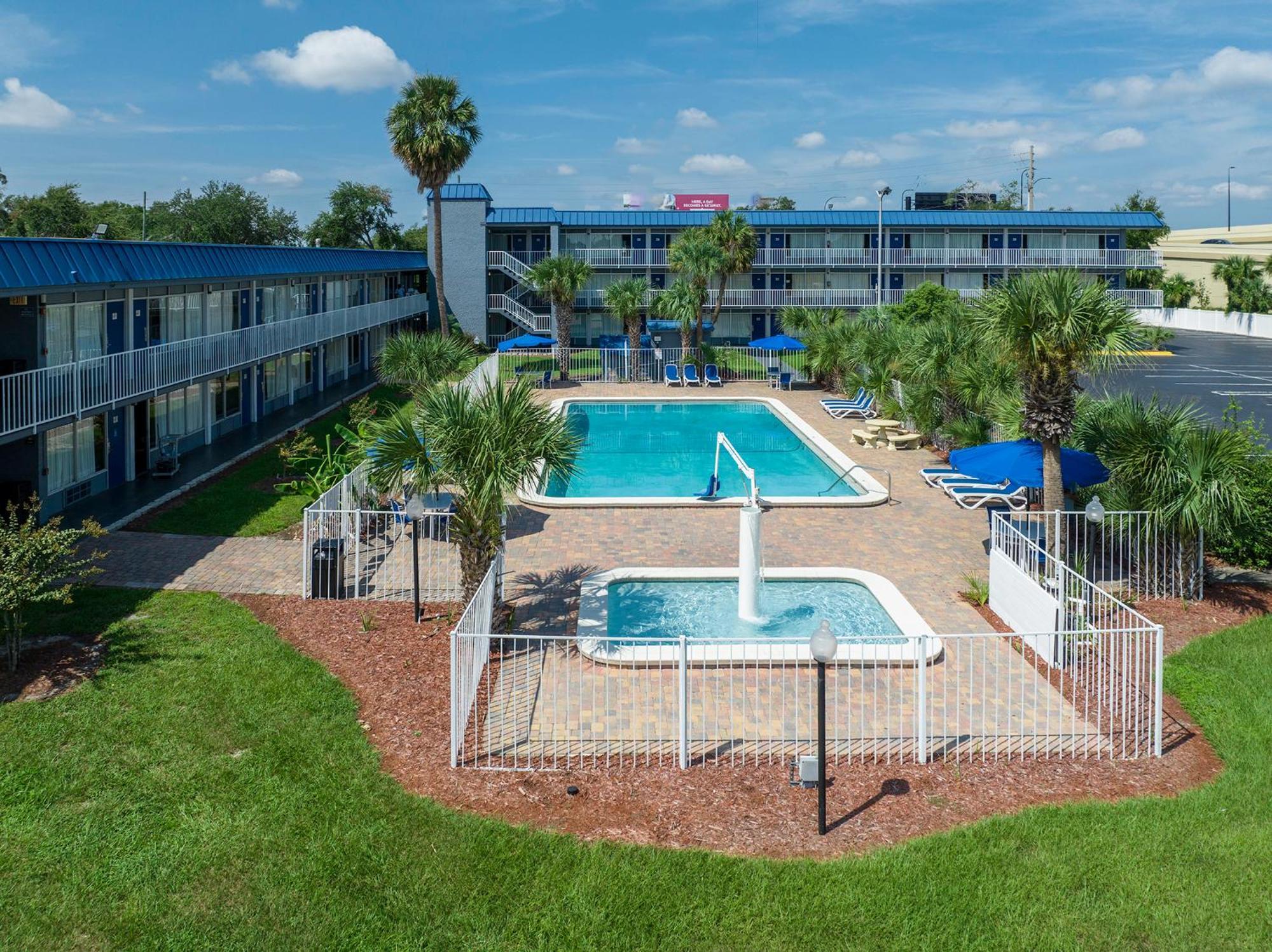 Days Inn By Wyndham Orlando Downtown Екстериор снимка