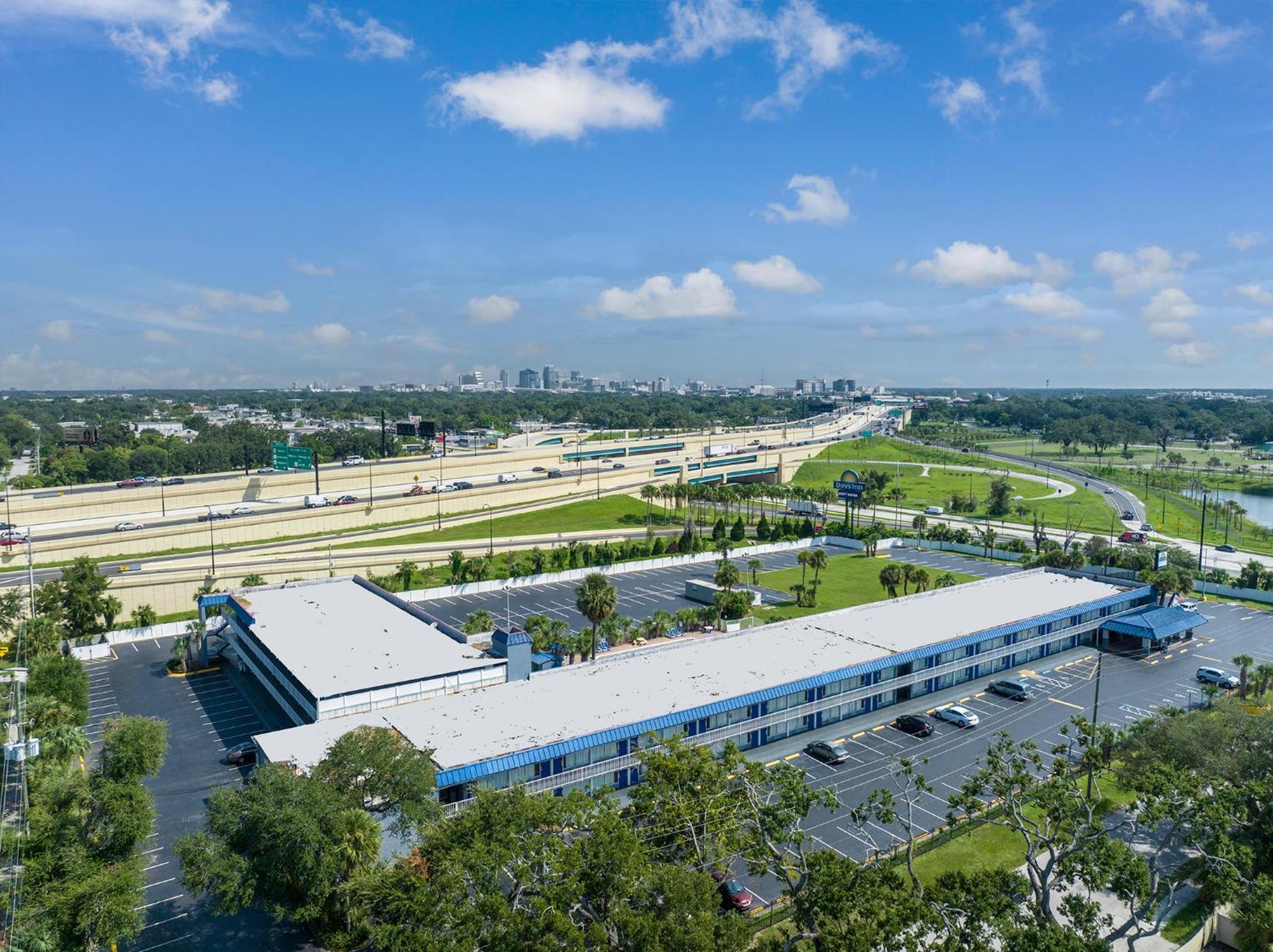 Days Inn By Wyndham Orlando Downtown Екстериор снимка