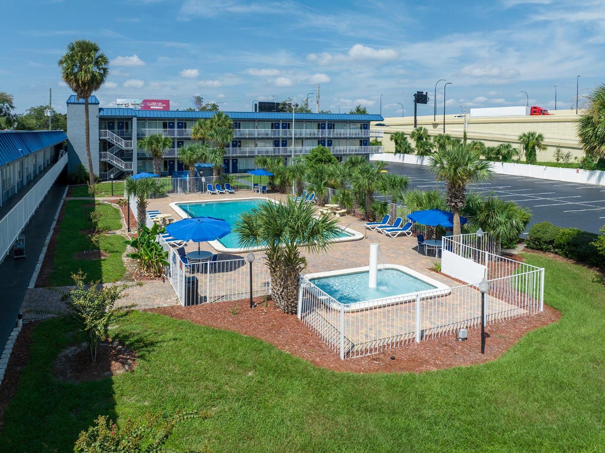 Days Inn By Wyndham Orlando Downtown Екстериор снимка